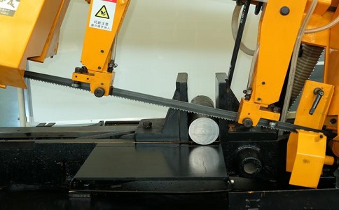 从化数控带锯床自动送料精度会出现偏差吗？